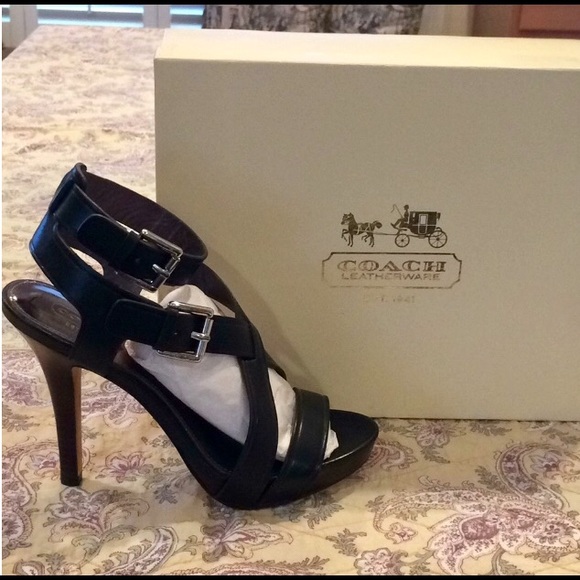 COACH  size 6.5 - Picture 5 of 5